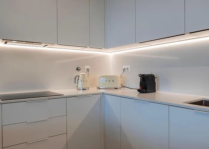 Cond Bayline - Pota - Pool - Gym - - By Bedzy Apartment