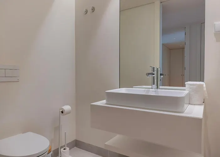 Apartment Cond Bayline - Pota - Pool - Gym - - By Bedzy