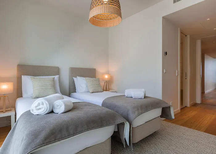 Cond Bayline - Pota - Pool - Gym - - By Bedzy