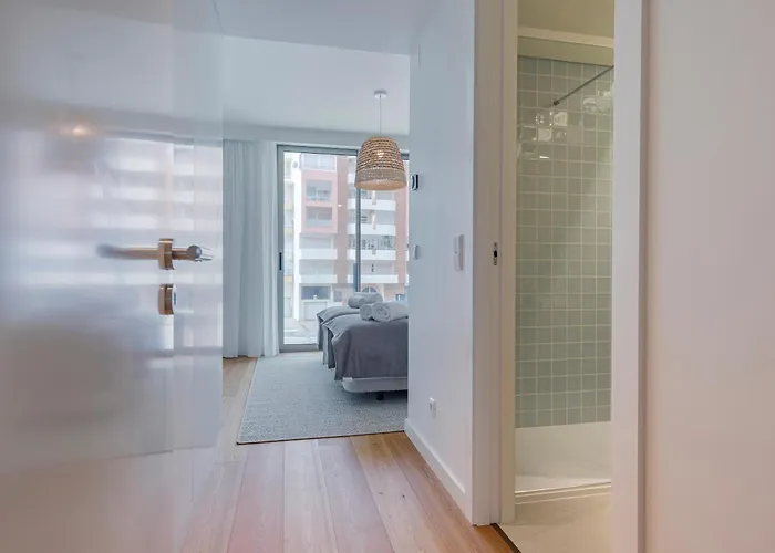 Cond Bayline - Pota - Pool - Gym - - By Bedzy *