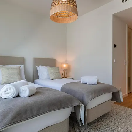 Cond Bayline - Pota - Pool - Gym - - By Bedzy